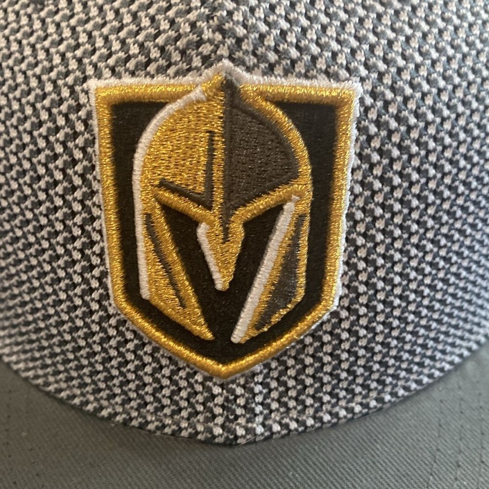 Las Vegas Golden Knights Mens Gray Hat Size 7 5/8 Fanatics A-Flex NHL Hockey Cap - Picture 2 of 9